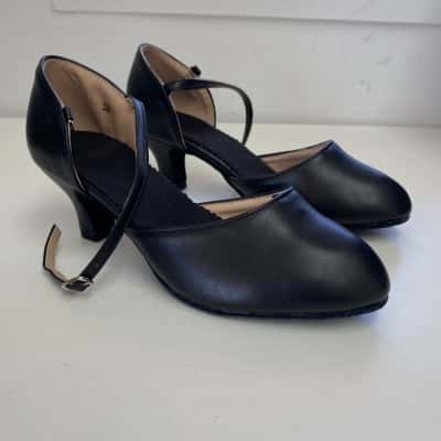 Whaleco Technology Black Leather Closed-Toe Ballroom Dance Heels  Size 38
