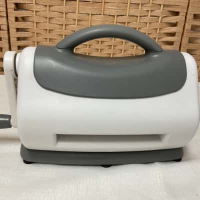 Sizzix Texture Boutique Embossing Machine and Accessories Craft 