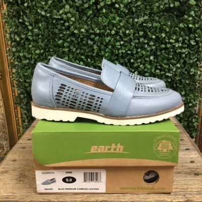  Womens Earth Masio Size 5 Loafers light Blue 
