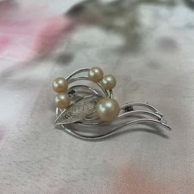Silver Toned Filagree Faux Pearl Brooch 