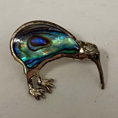 Mini kiwi bird brooch