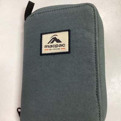 Macpac passport case Grey 