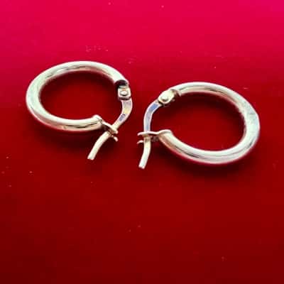  Women's Italy Earrings 9k Gold (375) 0.65g