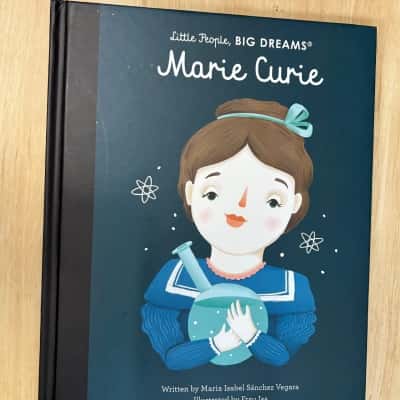 Little people ,Big World Marie Currie 