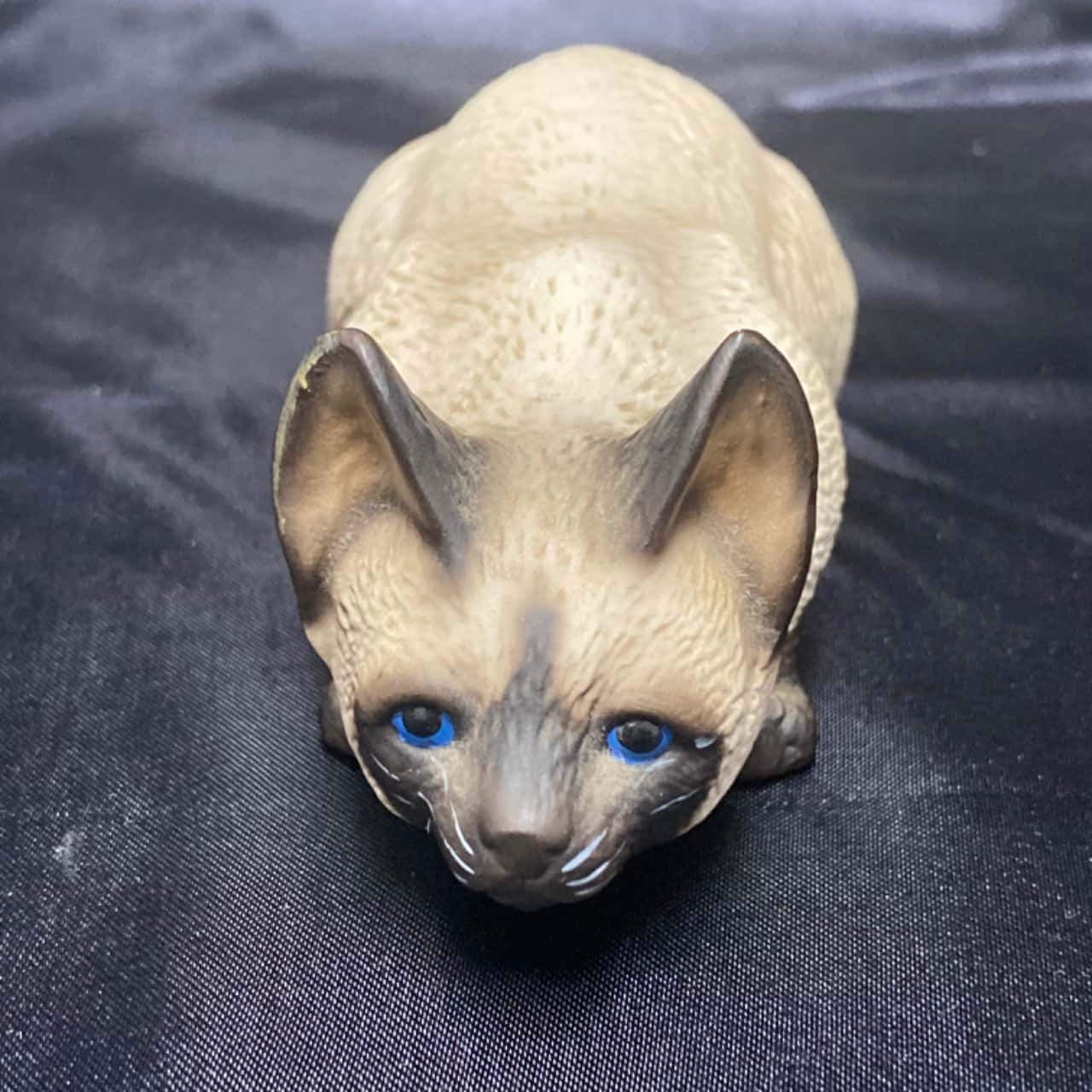 Crouching Blue Eyed Siamese Cat Figurine (s)