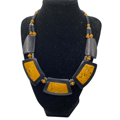  Womens Beaded Necklace Black  / Yellow 