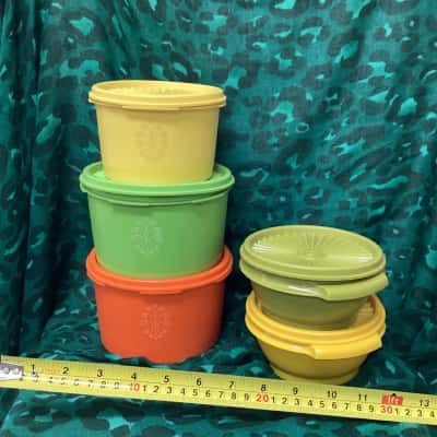 Vintage Tupperware Bowls with Lids