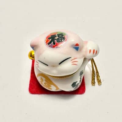 Japanese Maneki Neko Lucky Cat Figurine