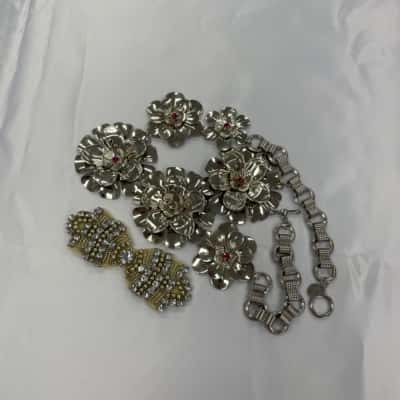 Silver Tone Flowers & Diamanté Bow / Broken Jewellery / Craft Supplies