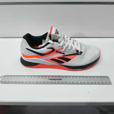 Reebok Womens Size US7 Trainers PreOwned As New 