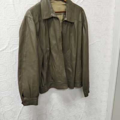 Vera Pelle Mens  Size 54 Front Zipper Olive GUC