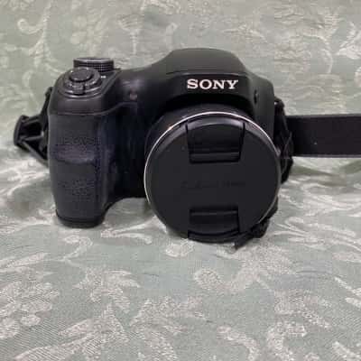 Sony Cyber-shot DSC-H100 Digital Bridge Camera