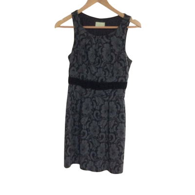 Review Womens  Size 8 Sleeveless Dress  Black  / Floral / Grey 