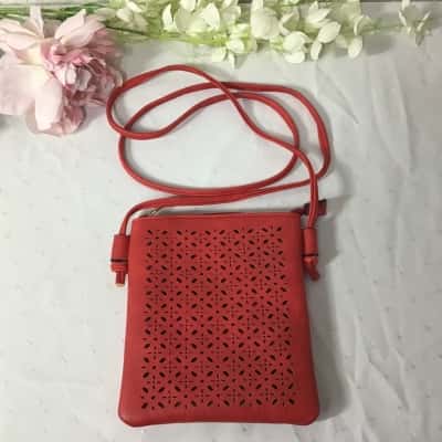  Womens Red Pattern Cross Body Bag