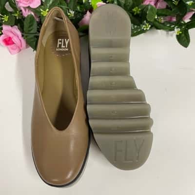 Womens Fly- Loafer Camel Colour Size 37