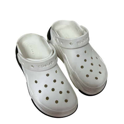 Crocs Unisex  Womens Size 8 Men’s Size 6Loafers White / Black