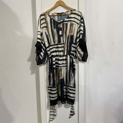  Womens  Size 8 Black  / Brown / White 