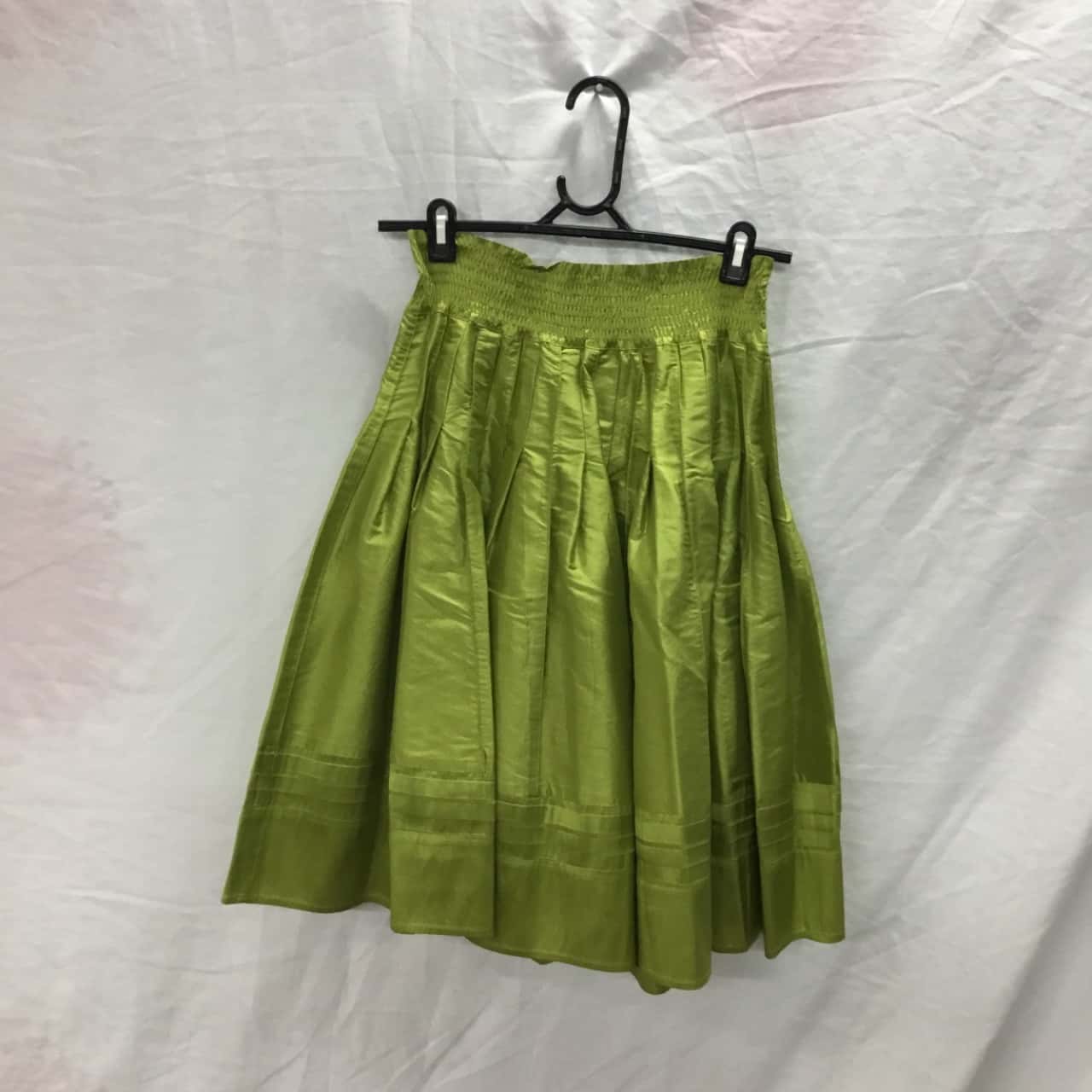 green skirt size 8