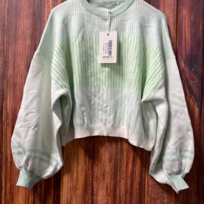 Indikah  light green and white Size 10  jumper new 