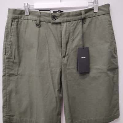 Neuw Mens Short  Size 33 Khaki 