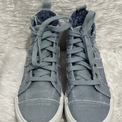  Blowfish Womens  Size 7 Blue / White Sneakers 