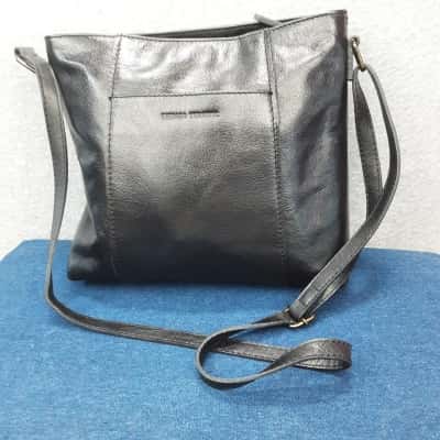  Things terrific clasic everyday black leather shoulder bag
