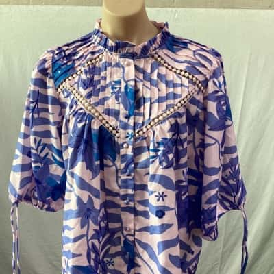  Womens  Size M Blue/ Pink / Purple Shirt