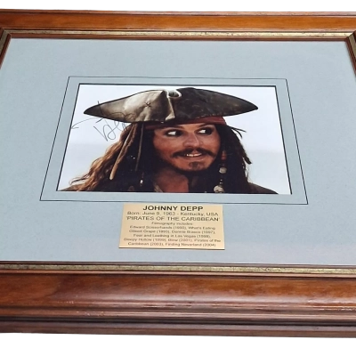 JOHNNY DEPP; PIRATES OF THE CARIBBEAN