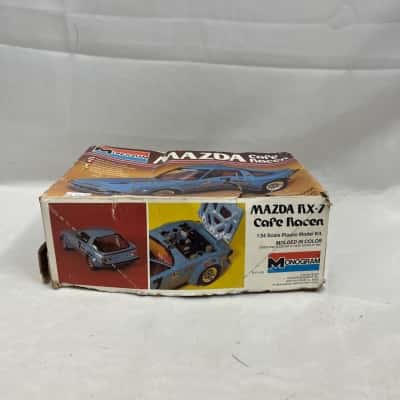 Monogram Mazda Cafe Racer RX-7 1981 1/24 Scale Plastic Model Kit