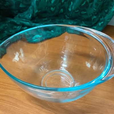 Vintage Pyrex Teardrop Mixing Bowl