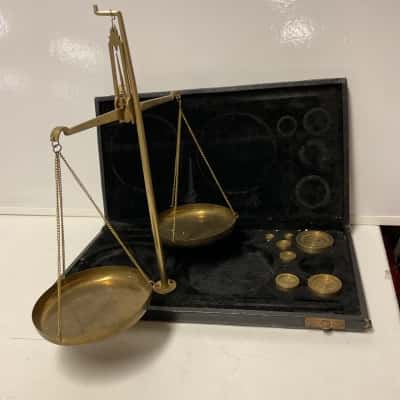 Antique brass balanced scales with velvet box