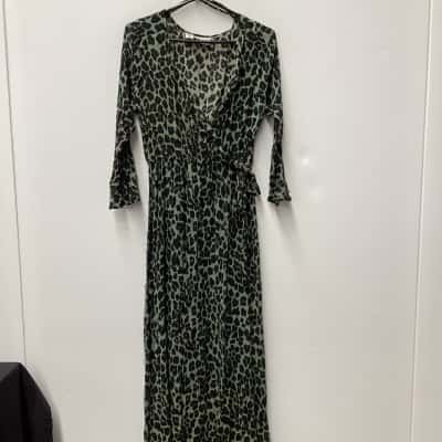 Tree of Life Womens  Size M Casual Dress Animal print / Green 