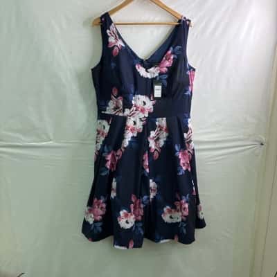 City Chic Womens Size S Floral Dress Floral / Navy Blue BNWT