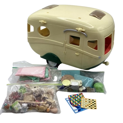 Sylvanian Families 4867 White Caravan - Over 20 Accessories Included        (TS)