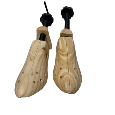 Adjustable wooden shoe stretchers 