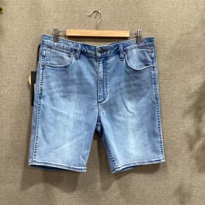 Wrangler Mens Size 34 Denim Shorts 
