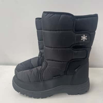  Mens  Size 46 water resistant  Boots Black  