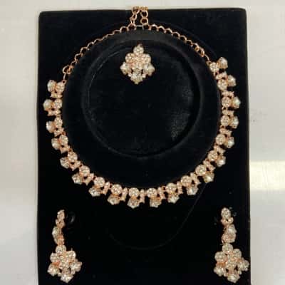  Womens Earrings / Necklace Set