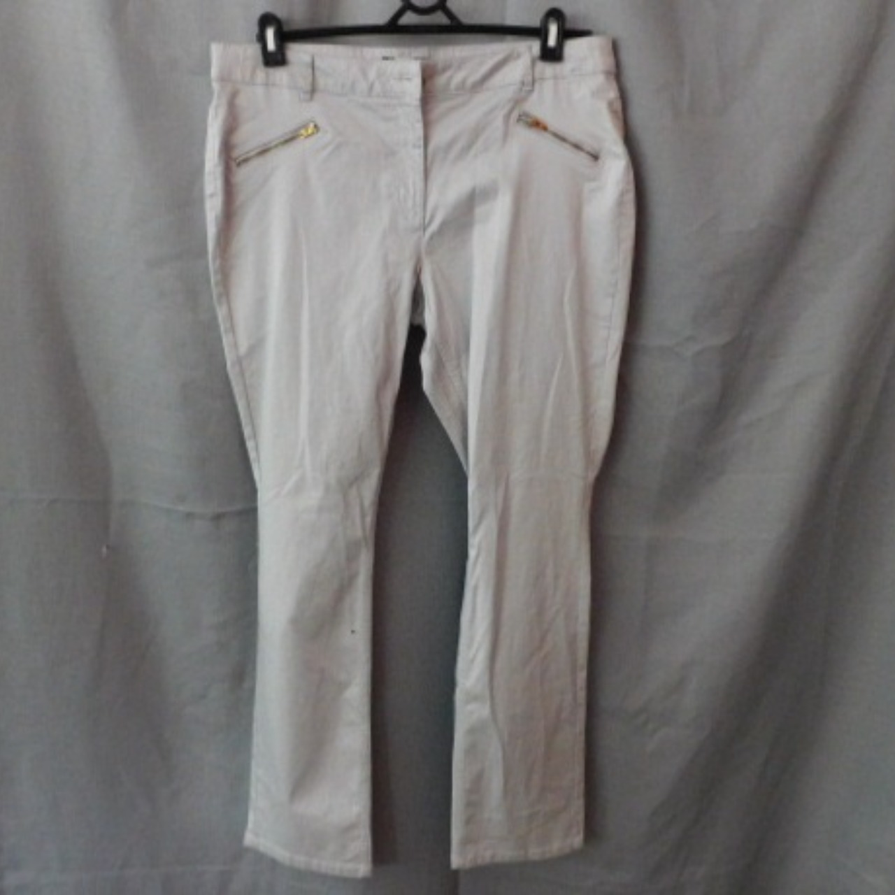 David Jones Ladies Light Grey Pants with Gold Zip Detail Size 14 UANize