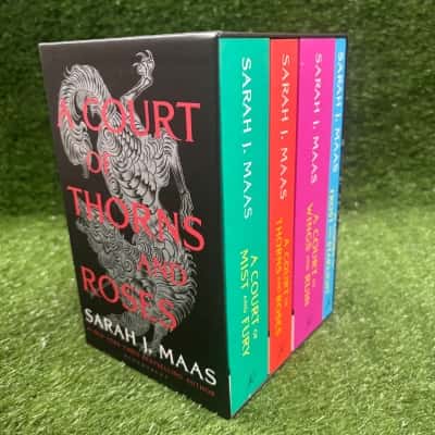 A Court of Thorns and Roses Book by Sarah J. Maas