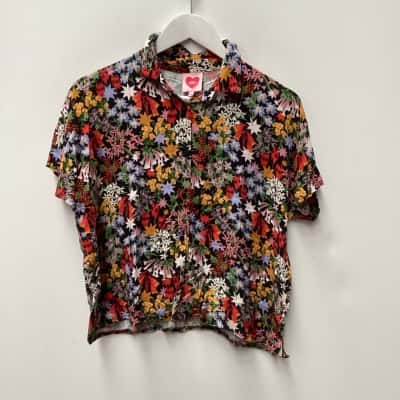 made590  Womens Button Up Top Black  / Floral / Multicoloured 