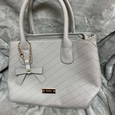  Womens Beige hand bag 