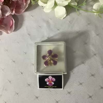  Womens Purple 24K Gold Plated Singapore Orchid Brooch (boxed)