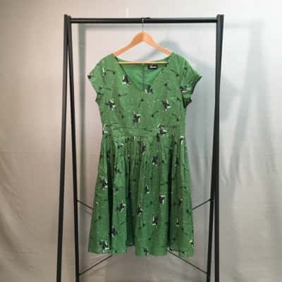 Revival Womens Size 16 Pleated, V-neck, Short Sleeve Dress,  Green with witches
