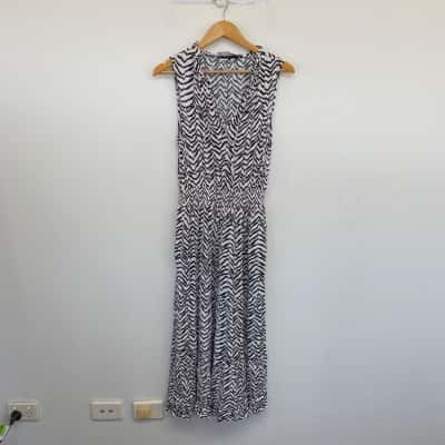 Decjuba Black White Sleeveless Midi Dress  Size 10 