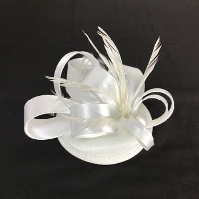  Unbranded Womens  One Size White Clip On Cap Fascinator 