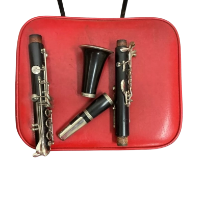 Yamaha clarinet with storage box