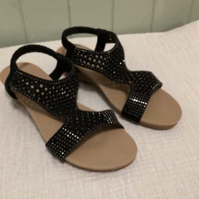 Revere Womens  Size 3 Flats Black  