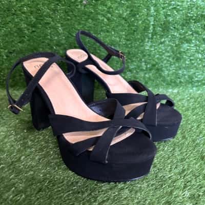 Novo Black Luella Heels Size 6 