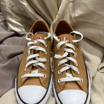 Converse All stars Womens  Size 8 Sneakers Mustard 